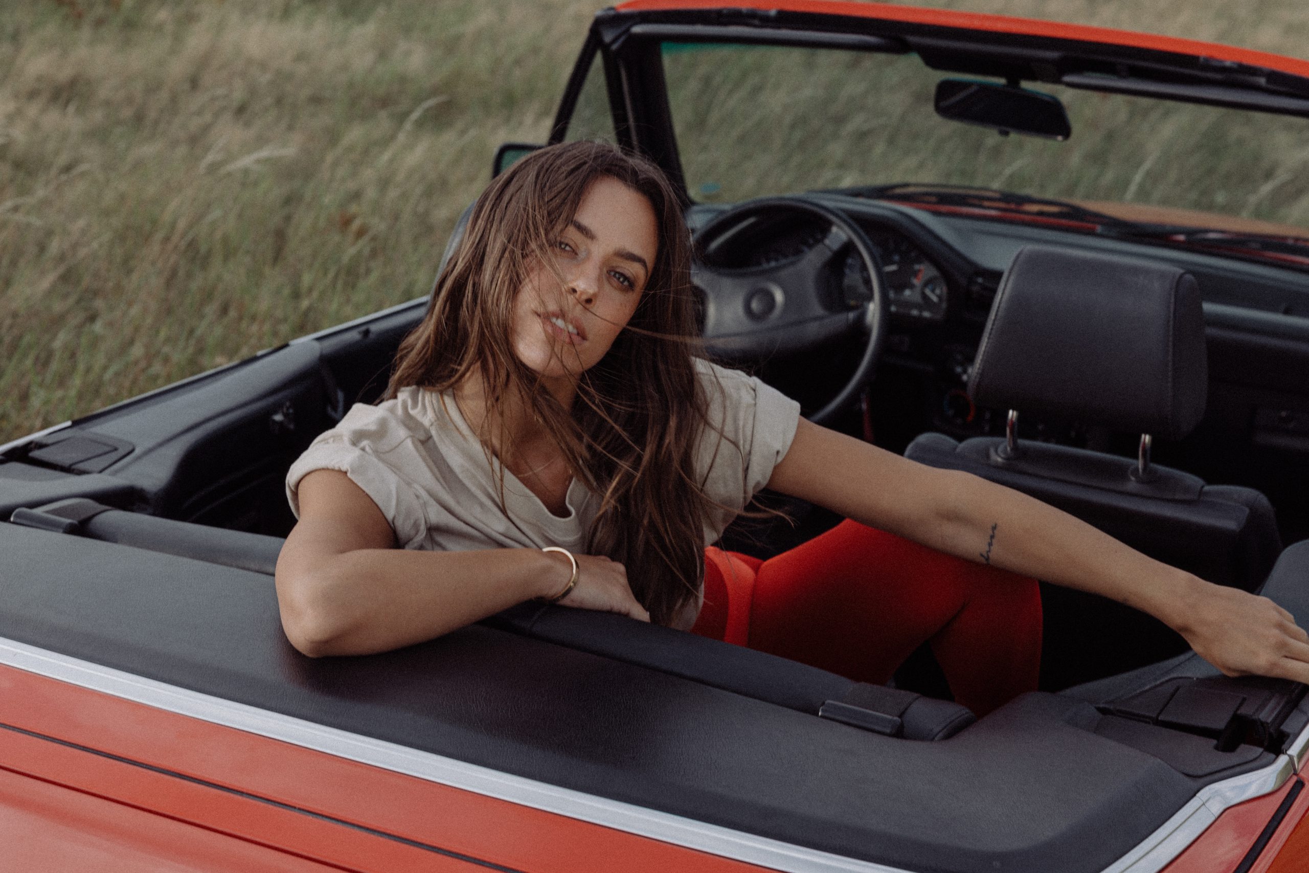 Vanessa Mai_Himbeerrot (One Kiss) Pressefoto 2 (C) Sandra Ludewig